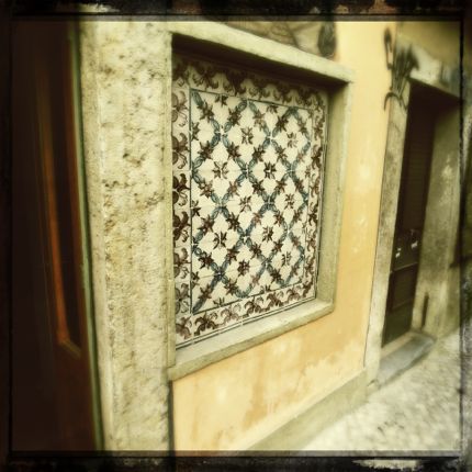 Remains: Lisbon tiles